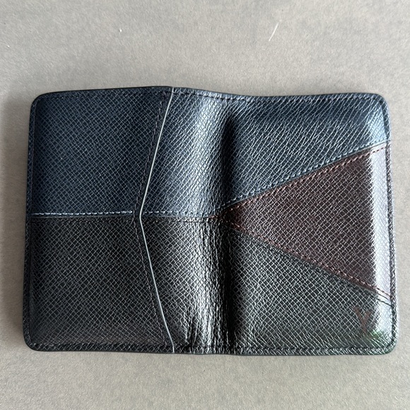 Louis Vuitton tri color Epi men’s wallet - Picture 2 of 4